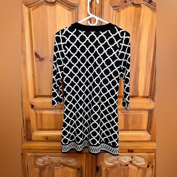 White House Black Market Geometric Print Tunic - Picture 2 of 6